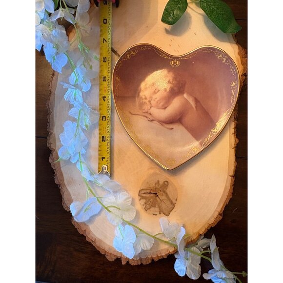 Heart-Shaped Porcelain Decorative Plate "Sweet Slumber" Angel Art & Gold Limited - Picture 9 of 9